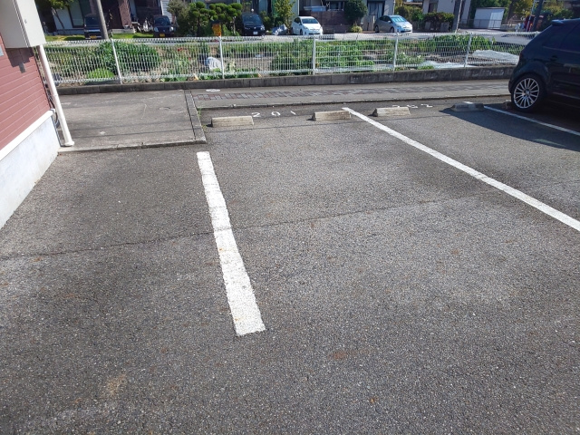 ヒルサイドハウス一番館の駐車場