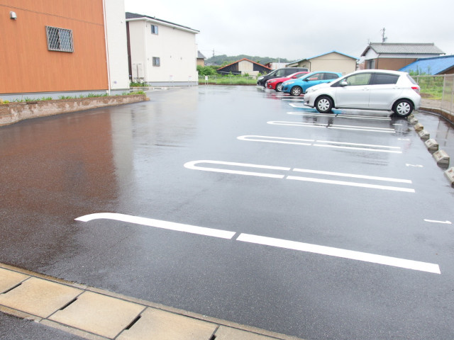 レインボーヒルAの駐車場