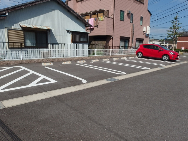 アルト大平の駐車場