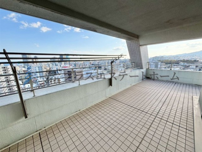 【その他】 | テラス神戸・中山手 | 南側のインナーバルコニー(42.70平米)もワイドです♪