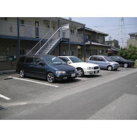 コーポはまなすの駐車場