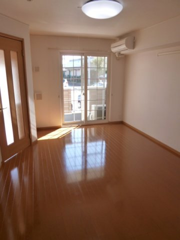 エスポワール梅ノ木南館の居間・リビング