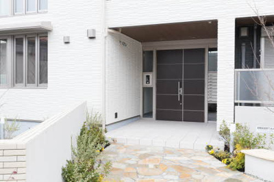 【エントランス】 | ＲｅｌａｆｏｒｔＭｏｒｉ | オートロックです