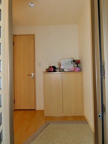 ジュネス・アニー　Aの玄関|イメージ202号室の写真