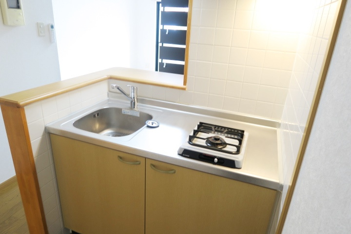 イーストセトルのキッチン|別号室の参考写真です。