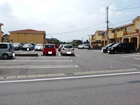 ガーデンハウス緑丘Ｃの駐車場