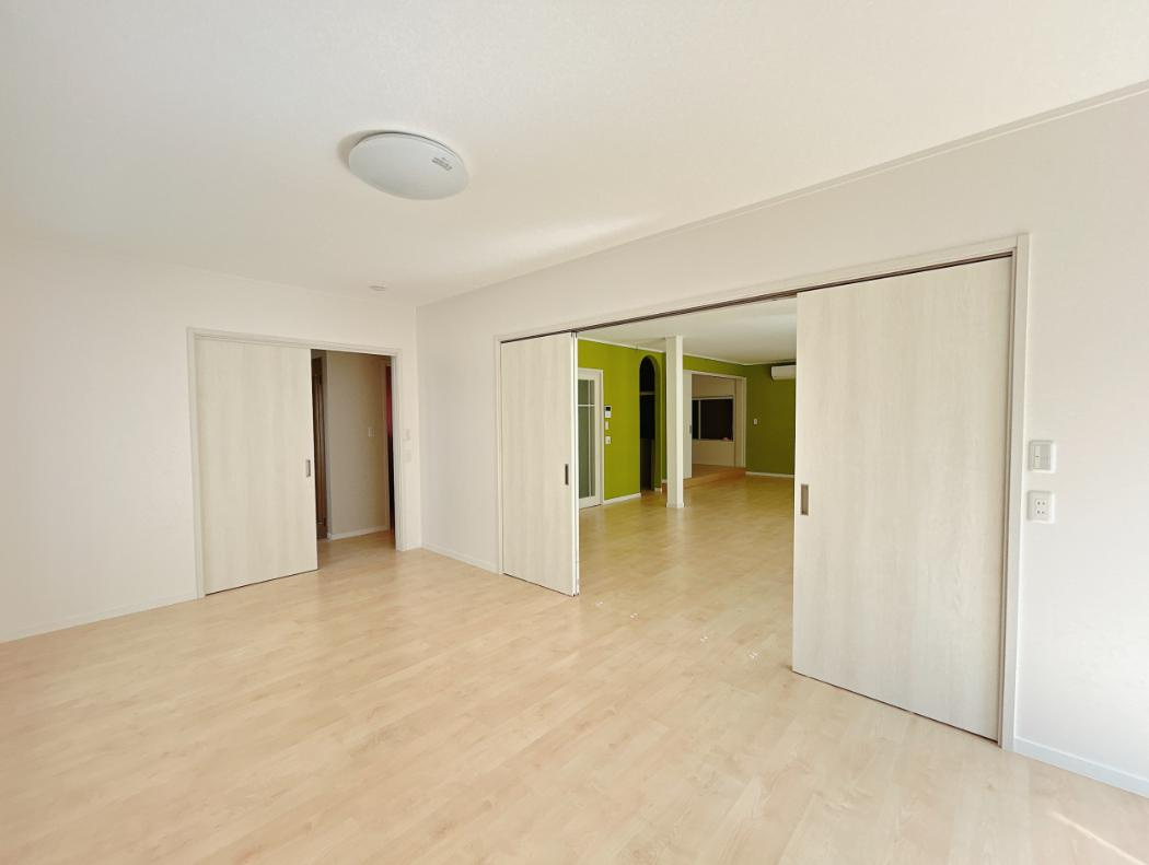 いわき市平下荒川字久世原　中古戸建　の洋室