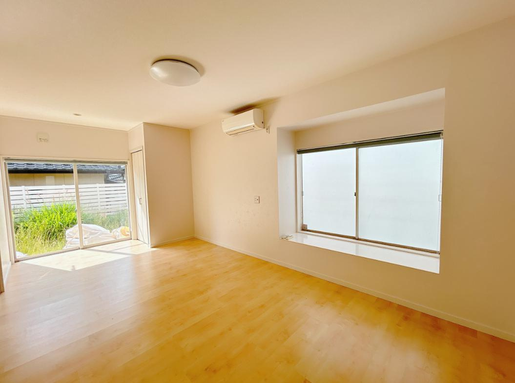 いわき市平下荒川字久世原　中古戸建　の洋室