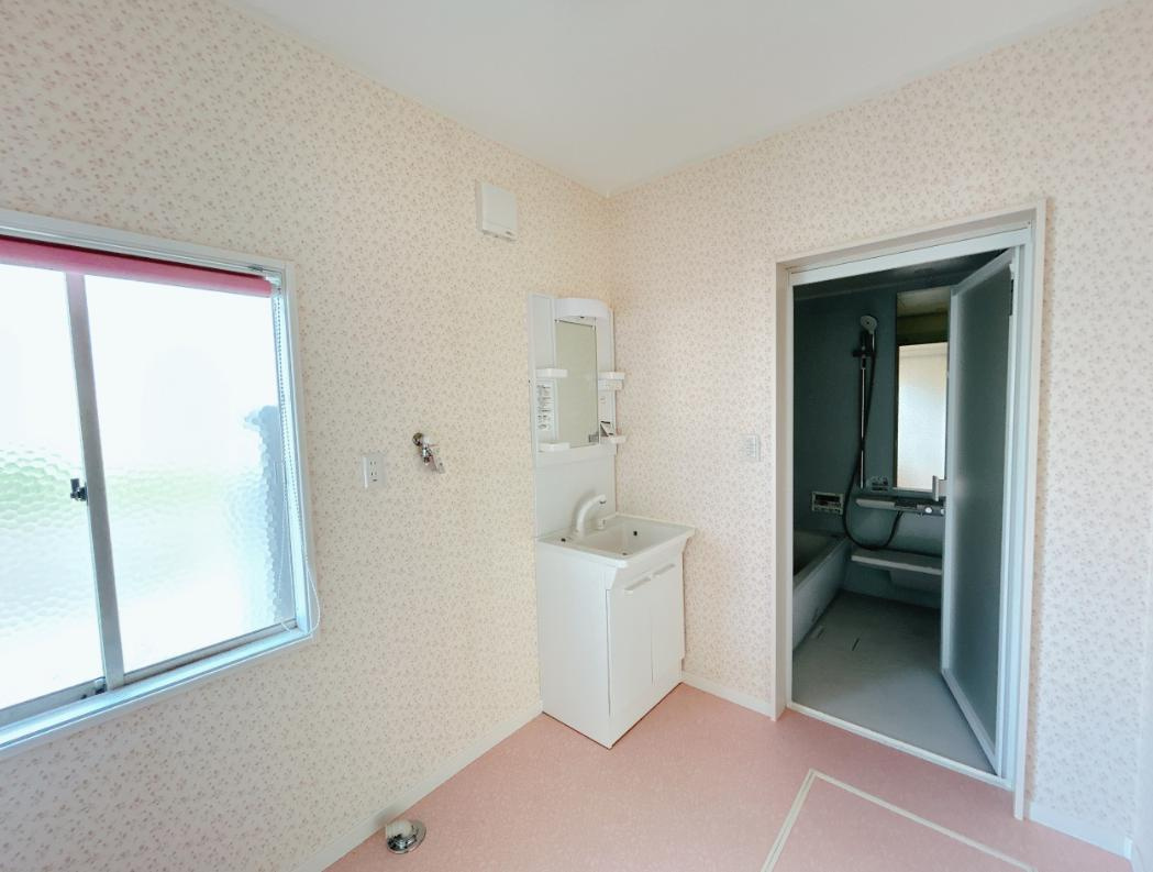 いわき市平下荒川字久世原　中古戸建　の独立洗面台