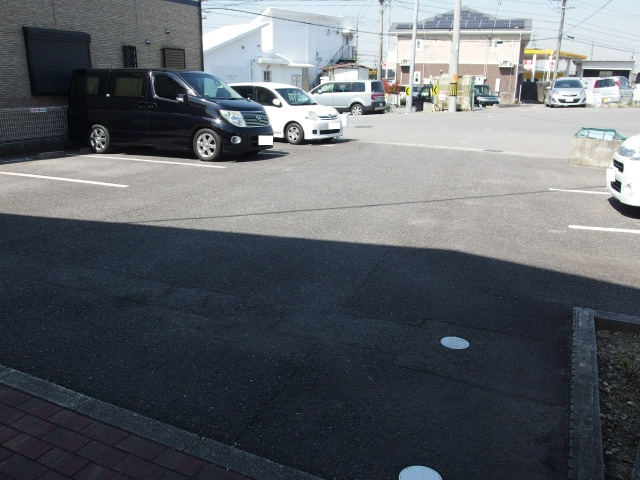 ノーヴァ２１の駐車場
