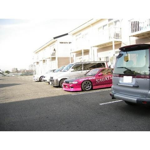 ニューシティ９３Ⅰの駐車場