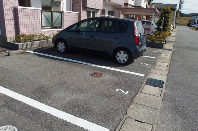 アーバンライフＡの駐車場