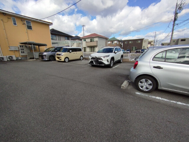ベル　ノットの駐車場