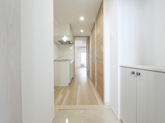 【玄関】 | グランカーサ天王寺EAST | ゆったりとした玄関です