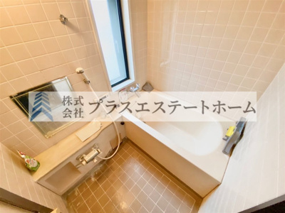 【浴室】 | ラインビルド五軒邸エイト | ・JR播但線「京口」駅まで徒歩約7分♪
・南向きにつき採光良好♪
・両面バルコニーにつき通風良好♪
・洗面台が2つあり朝の身支度も快適♪