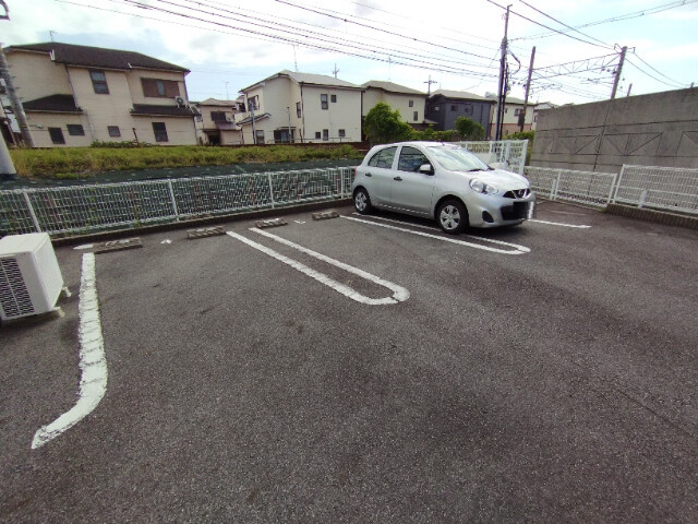 フリーデ・Ｍの駐車場
