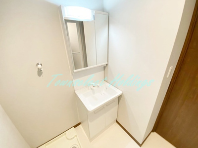 【洗面所】 | セレーノ夕陽ケ丘 | 明るい洗面所です