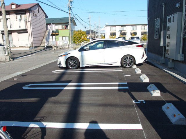 ルタン郷前Ａの駐車場