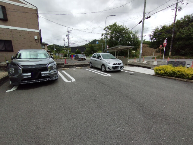 サンパティーク蓑川の駐車場