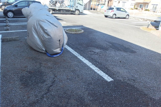 エスポワールⅡの駐車場