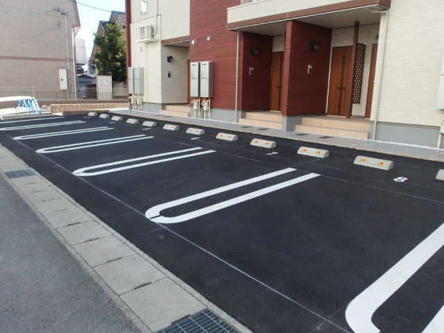 トイロ神田の駐車場