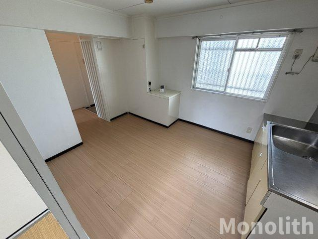 ビレッジハウス葛ノ葉1号棟の居間・リビング