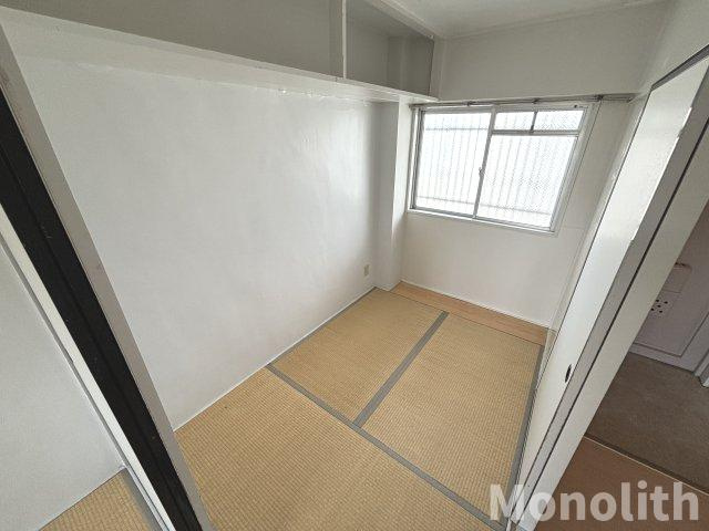 ビレッジハウス葛ノ葉1号棟の和室