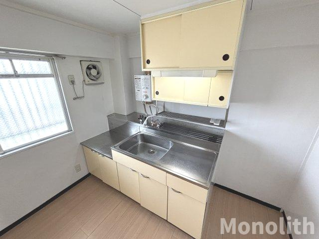 ビレッジハウス葛ノ葉1号棟のキッチン