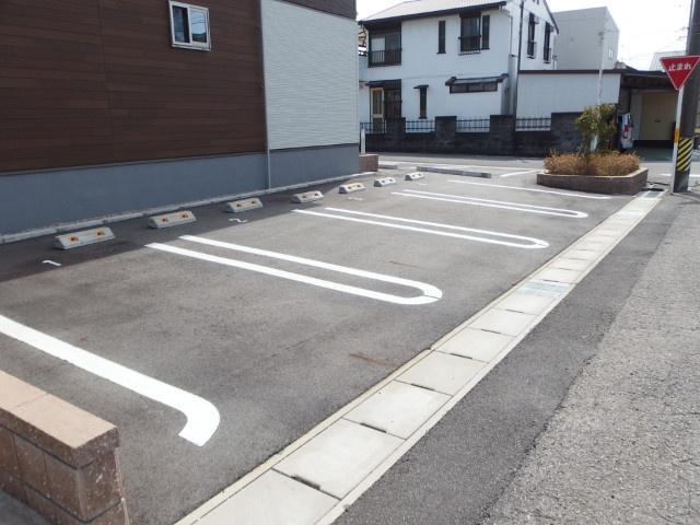 ルミエール・ドレの駐車場