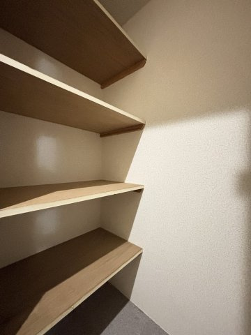 フジヤママンションの収納|シューズクローゼット付きです