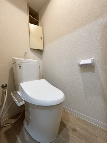 フジヤママンションのトイレ|便器・タンク新品に交換致しました