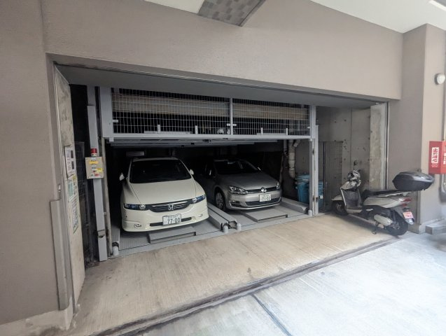 ダイアパレス元浅草Ⅱの駐車場