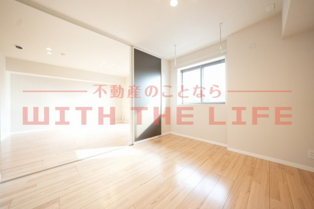 シャーメゾンレジデンス夜明【キャッシュバック対象物件】の洋室|コンパクトで使いやすい洋室です