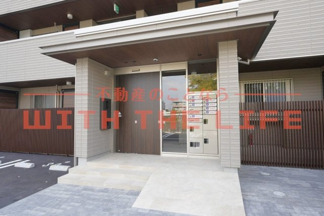 シャーメゾンレジデンス夜明【キャッシュバック対象物件】のエントランス|清潔なエントランスです