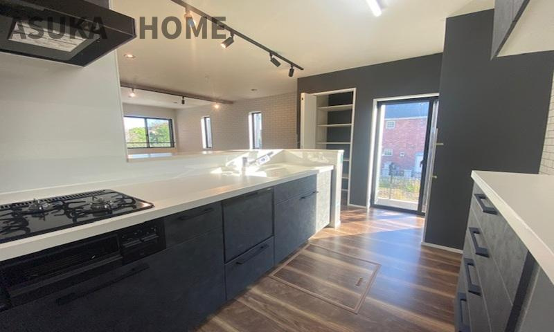 栄区元大橋１丁目 戸建ての浴室|ゆったり足が伸ばせるので、毎日の疲れを癒すバスタイムを実現。ご家族みんなでも入れますね♪浴室換気乾燥暖房機付きで浴室内干しも可能！