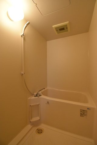 双輪建物第八コーポの浴室