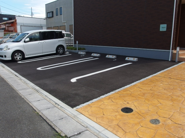 レイワ　峯澤の駐車場