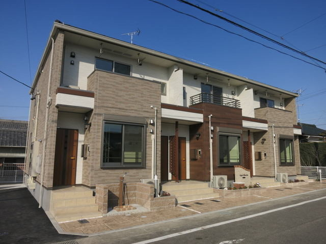 コンフォールカワバタの外観
