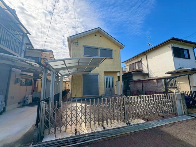 草津市木川町　中古戸建ての駐車場