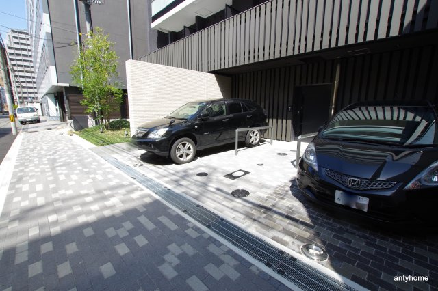 コンフォリア北浜の駐車場
