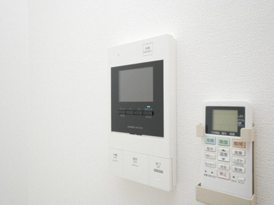 【セキュリティ】 | セオリー大阪パーチェ | モニター付きインターフォンです