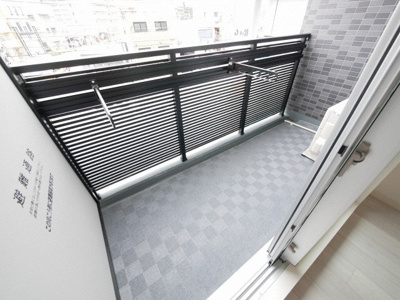 【バルコニー】 | セオリー大阪パーチェ | 陽当たり良好なバルコニーです