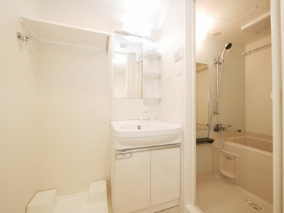 【独立洗面台】 | セオリー大阪パーチェ | 朝の身支度には欠かせない独立洗面化粧台