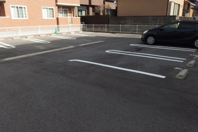パークメゾンMの駐車場