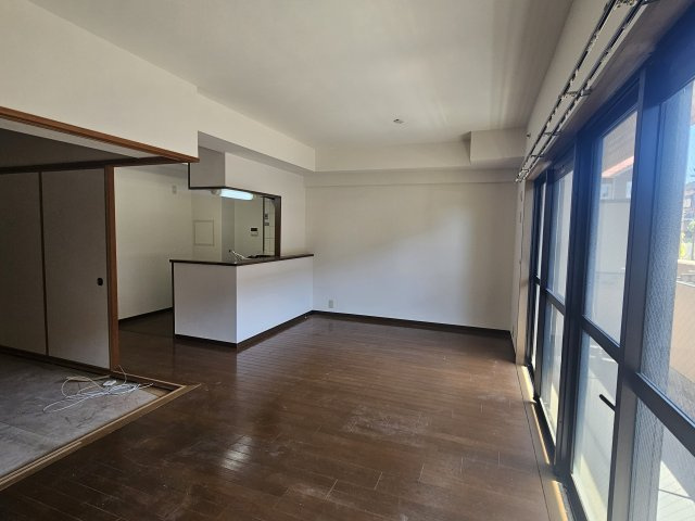 プラザハイツ二ツ屋D棟の居間・リビング