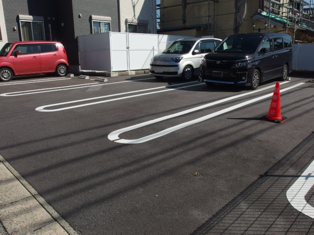 ヴィオレ・ルージュの駐車場