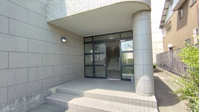 ロジュマンハウスのエントランス