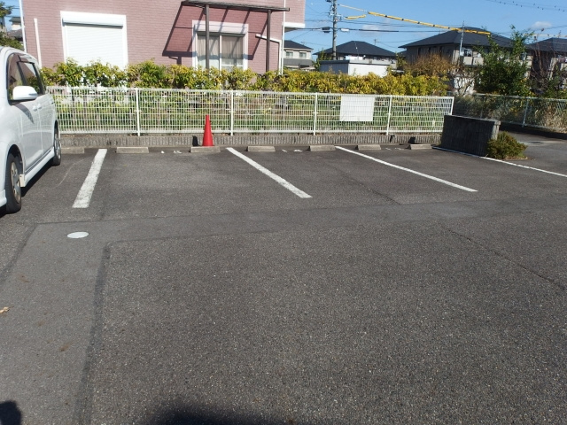 サンプラスⅠの駐車場