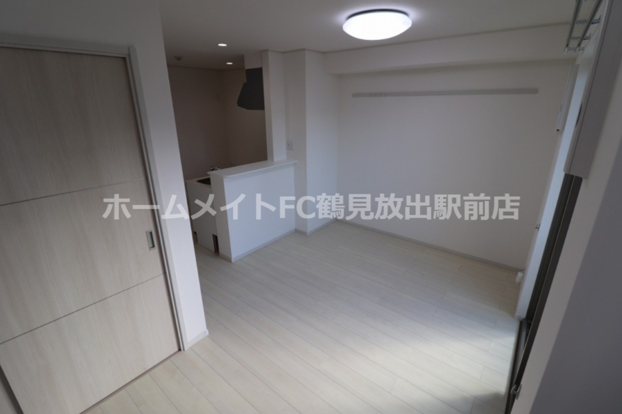 東大阪市稲田本町１丁目のアパートの居間・リビング