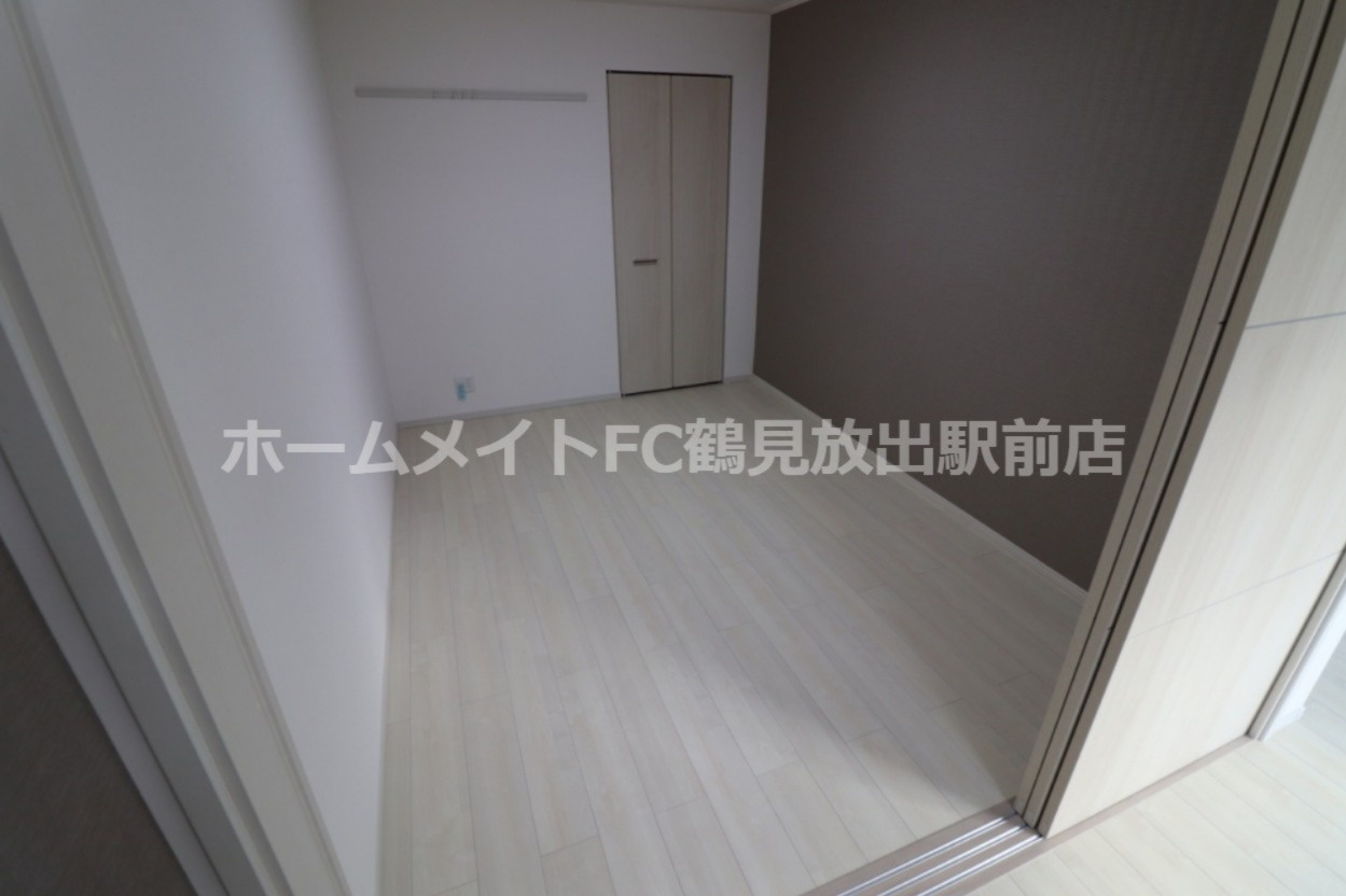 東大阪市稲田本町１丁目のアパートの洋室